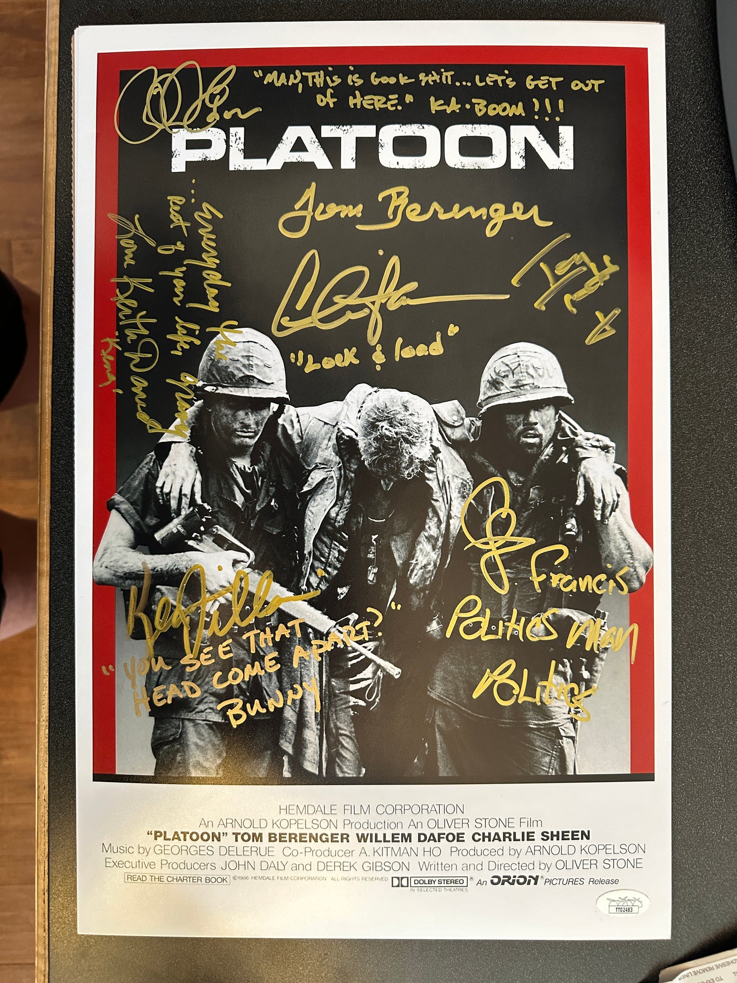 Charlie Sheen + 6 other cast members Platoon 5 different movie quotes! Poster 1 JSA Authenticated Signed 11x17