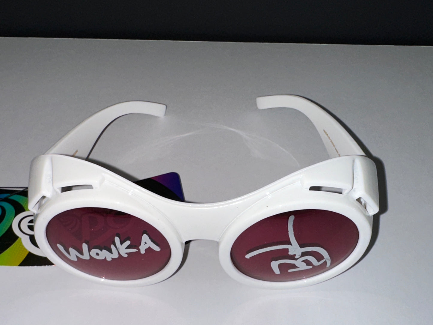 Johnny Depp signed Willy Wonka's Chocolate Factory Goggles - PSA cert #AJ47464